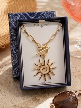 True To Form | Celestial Sunburst Paperclip Chain Pendant Toggle Necklace ✨